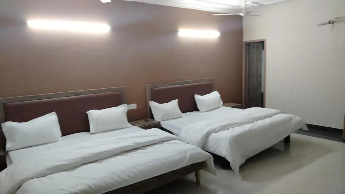 Hotel Diamond Leaf Chandīgarh 2*,