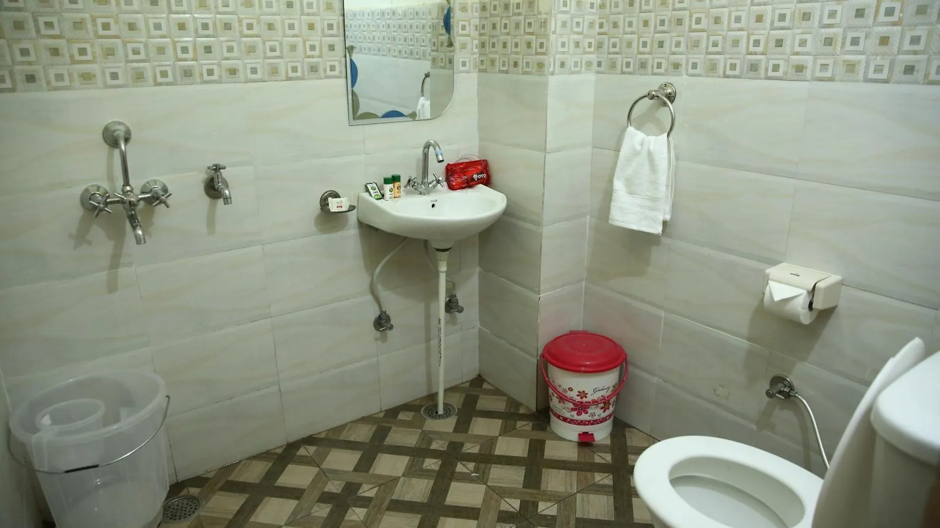 Hotel Diamond Leaf Chandīgarh