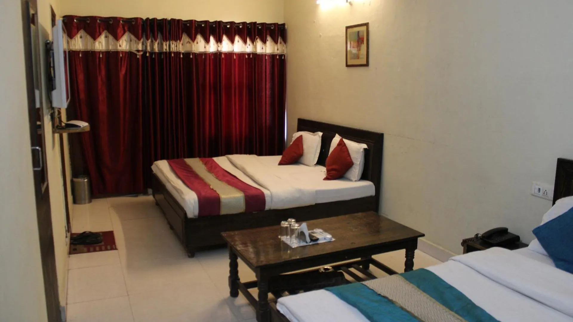 Hotel Diamond Leaf Chandīgarh 2*,  Indie