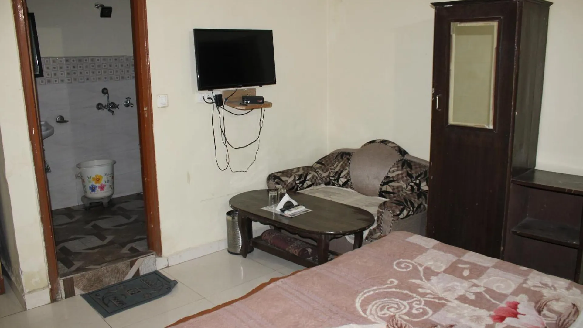 **  Hotel Diamond Leaf Chandīgarh Indie